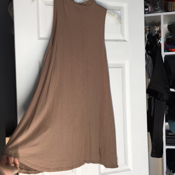 Nude dress - Picture 2 of 3